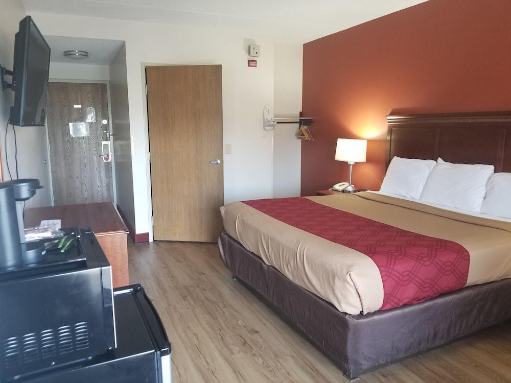 Econo Lodge Cadillac By Choice Zewnętrze zdjęcie