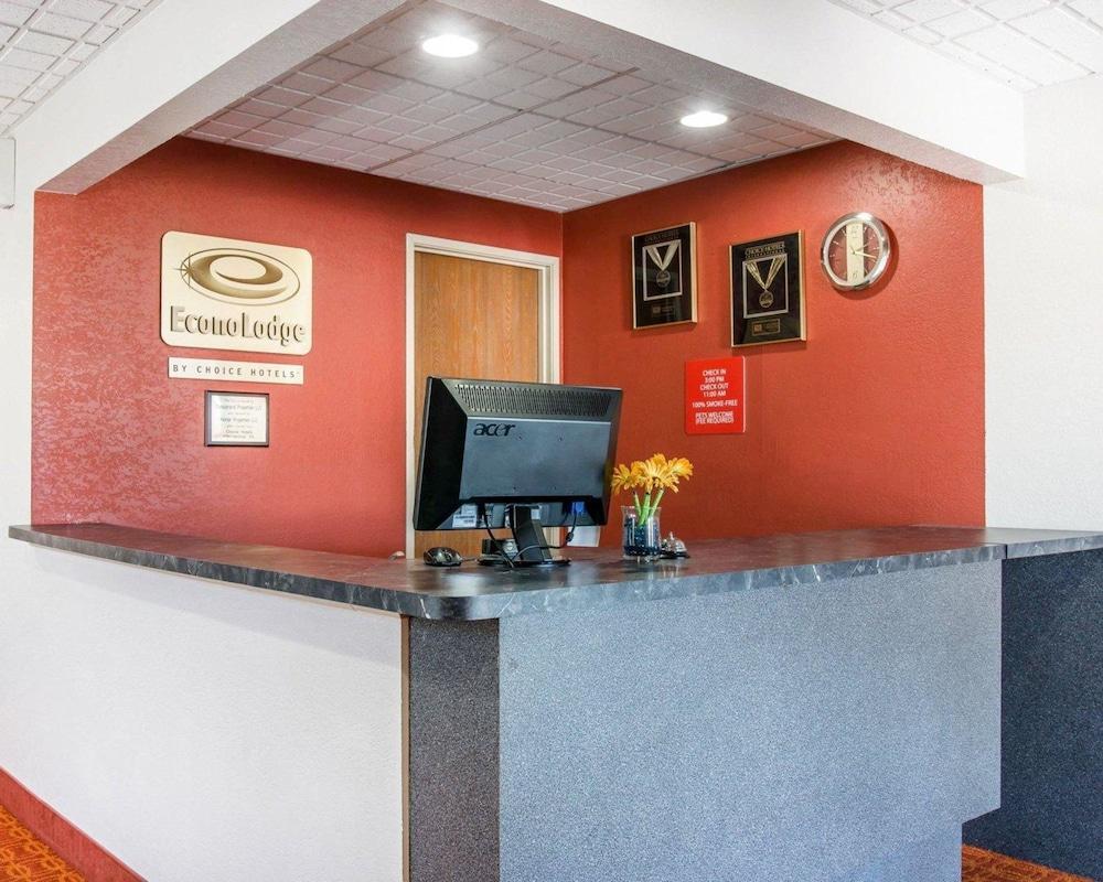 Econo Lodge Cadillac By Choice Zewnętrze zdjęcie