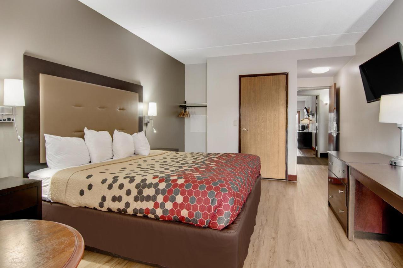 Econo Lodge Cadillac By Choice Zewnętrze zdjęcie