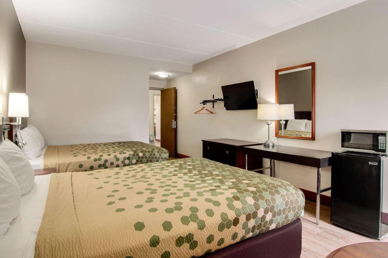 Econo Lodge Cadillac By Choice Zewnętrze zdjęcie