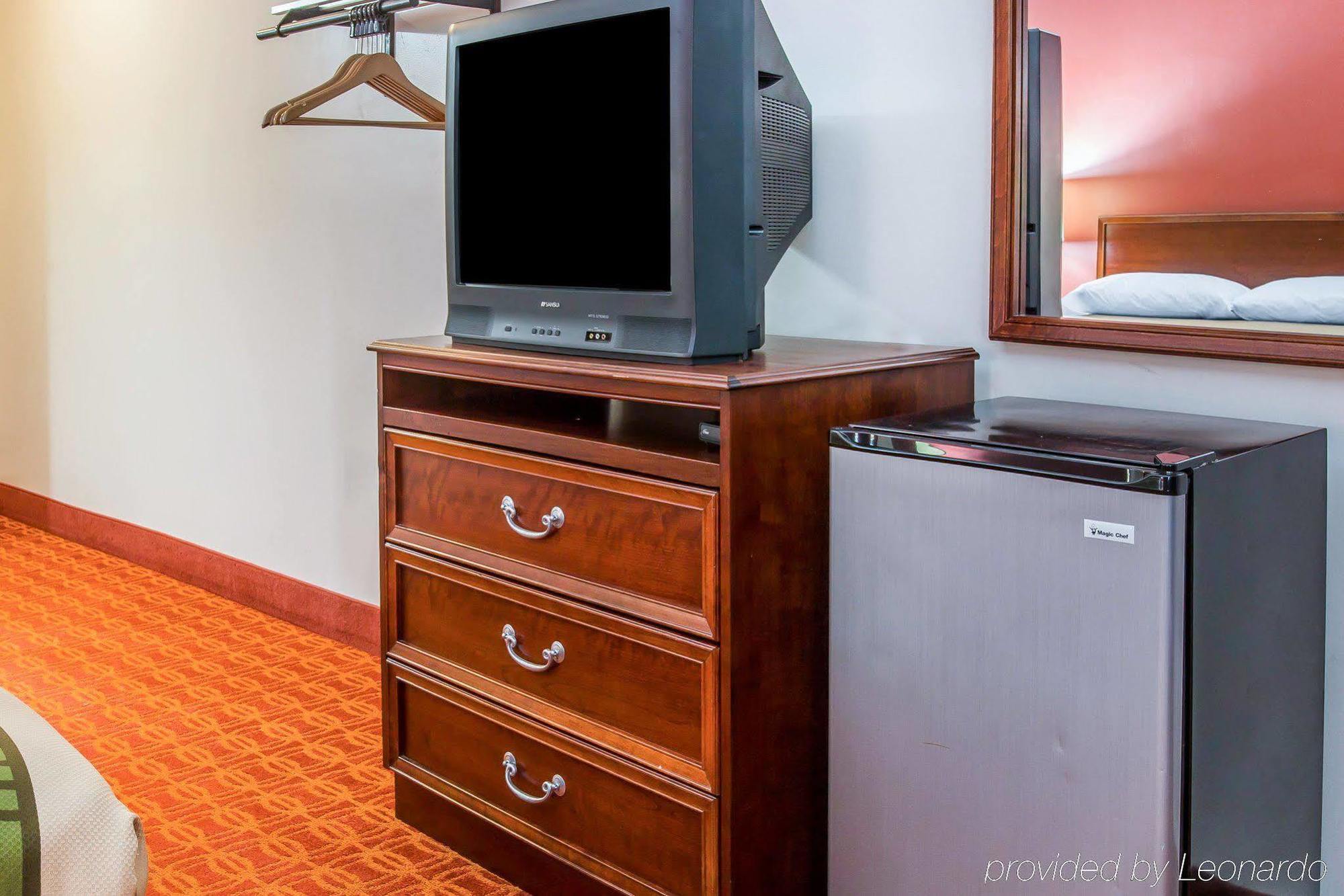 Econo Lodge Cadillac By Choice Zewnętrze zdjęcie